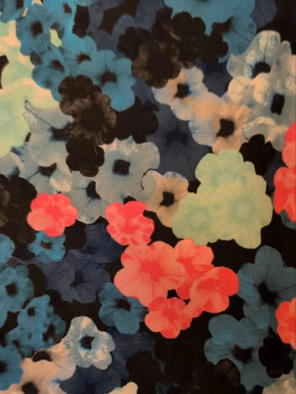Brisas Floral Capri Leggings Women’s Medium Blue Multi Pocket Activewear